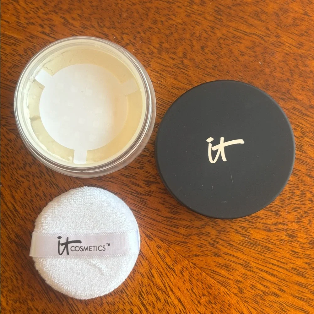 IT Cosmetics Bye Bye Pores Powder